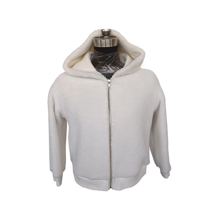 Kremowa kurtka ze sztucznego futra z kapturem